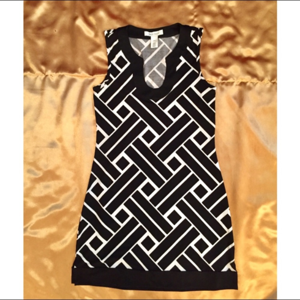 White House Black Market Bold Graphic Top.